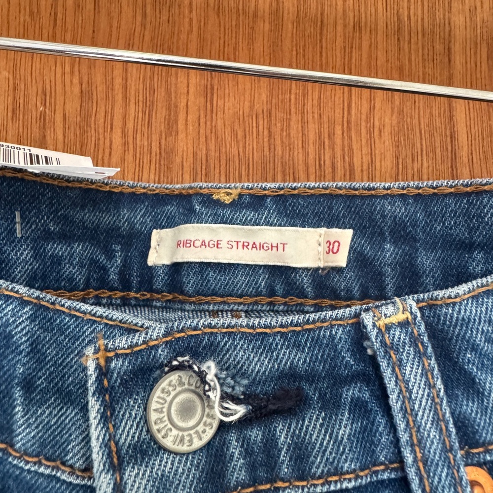 Levi's Premium Ribcage Straight Ankle Jeans - Size 30x27